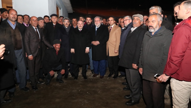 Bakan Varank husumetli iki köyü barıştırdı